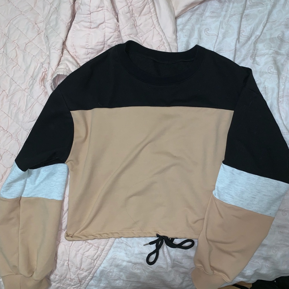 Cute cropped sweatshirt!